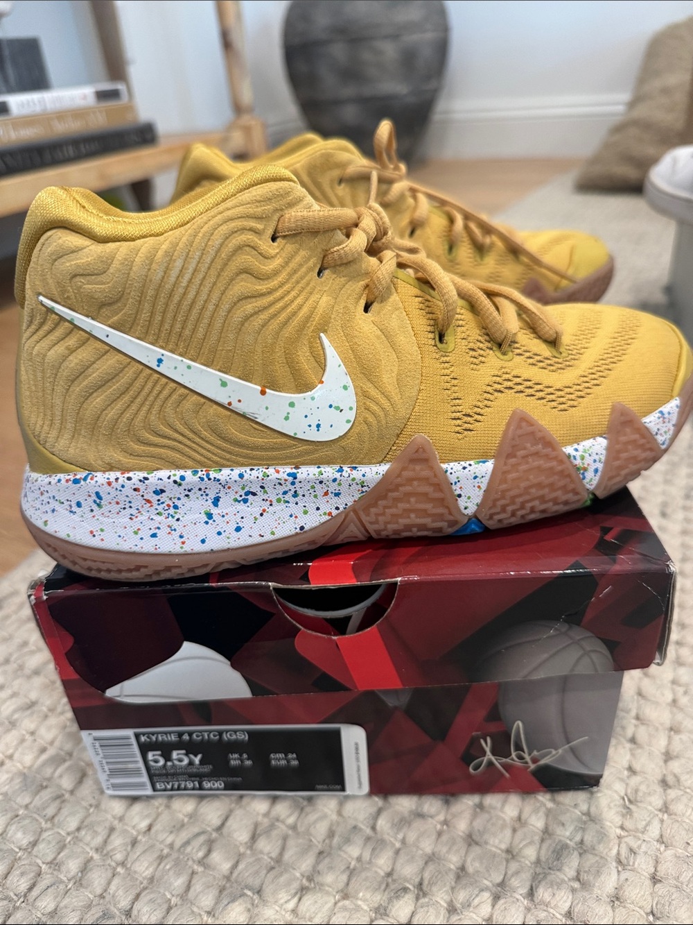 New Nike Limited Edition Kyrie 4 Cinnamon Toast Crunch Kids Size 5.5Y Sneakers